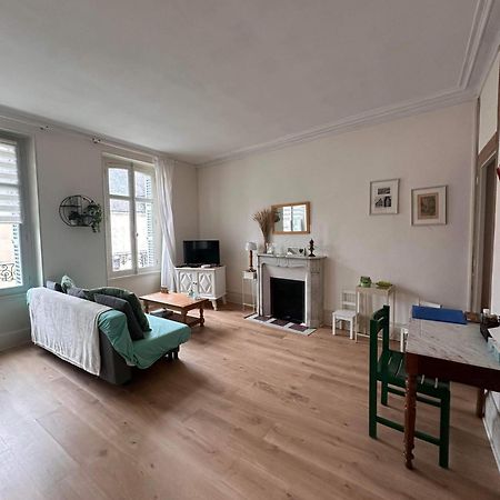 Le Compostelle Apartment Issoudun Exterior photo