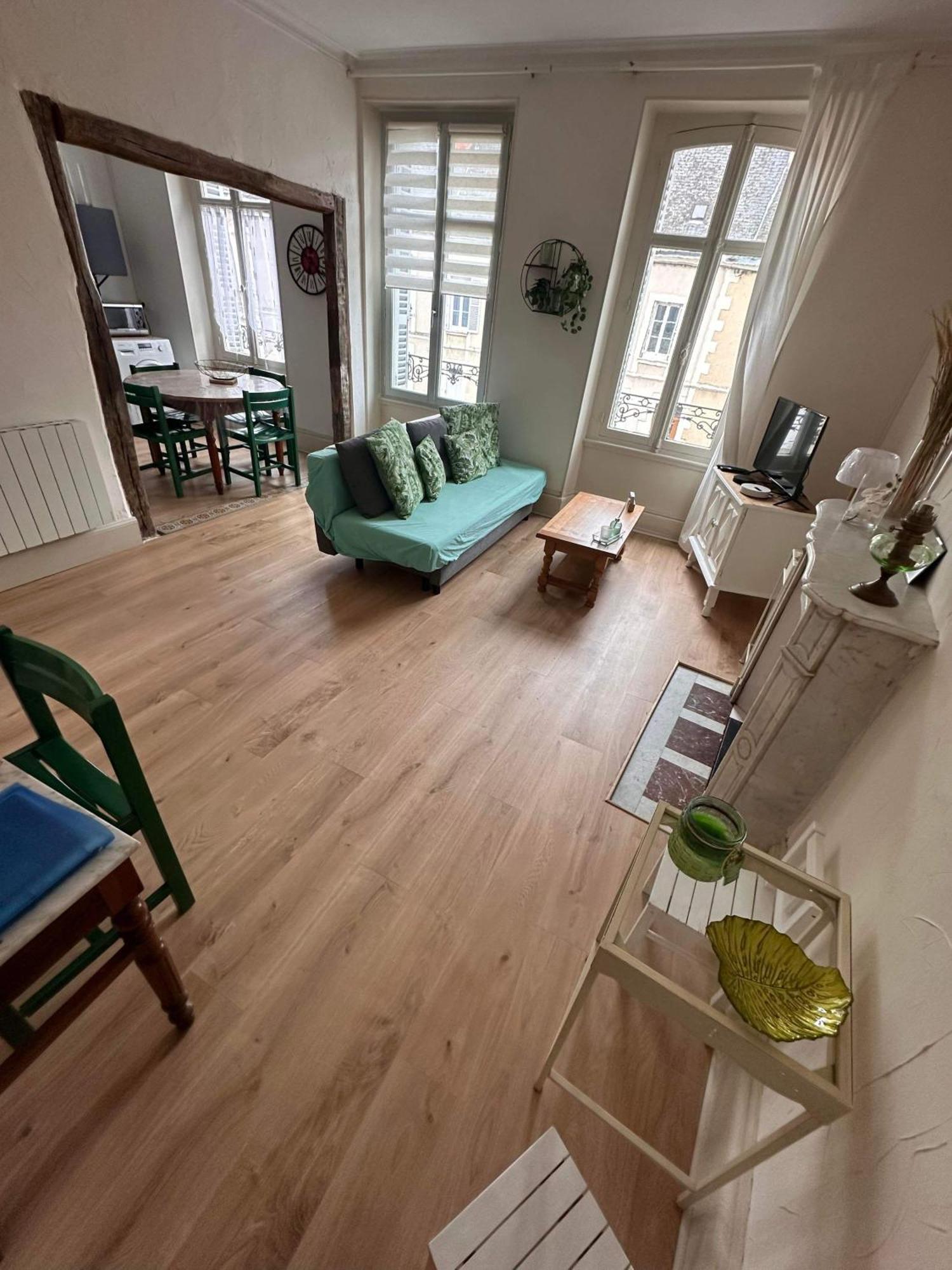 Le Compostelle Apartment Issoudun Exterior photo
